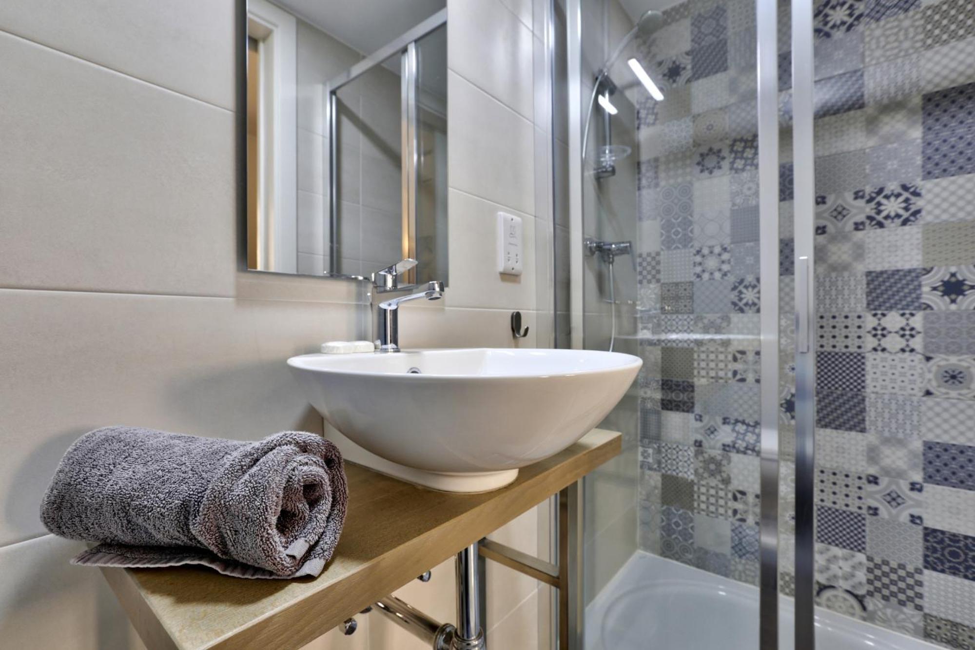 Exquisite 3-Bedroom Duplex Penthouse With Jacuzzi In Valletta Centre 外观 照片