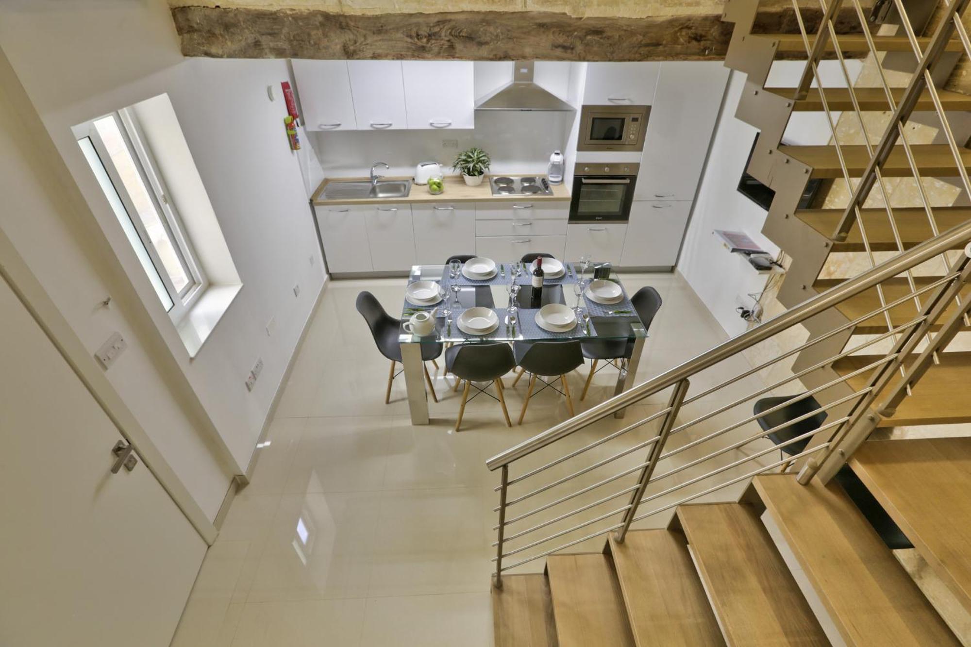 Exquisite 3-Bedroom Duplex Penthouse With Jacuzzi In Valletta Centre 外观 照片