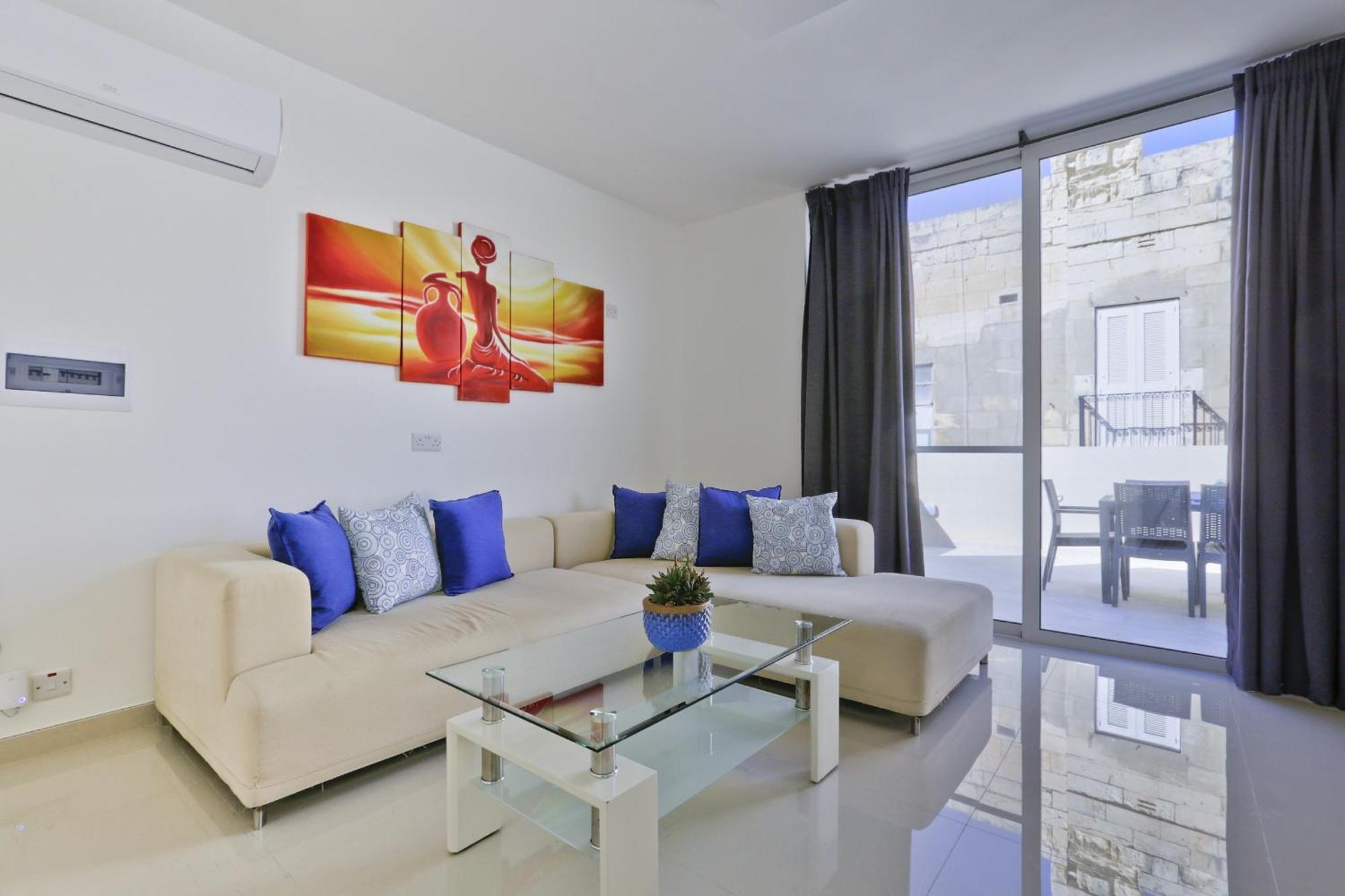 Exquisite 3-Bedroom Duplex Penthouse With Jacuzzi In Valletta Centre 外观 照片