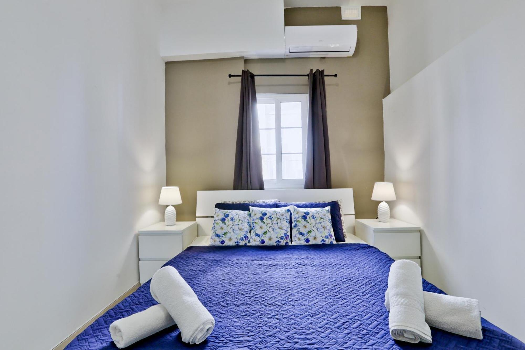 Exquisite 3-Bedroom Duplex Penthouse With Jacuzzi In Valletta Centre 外观 照片