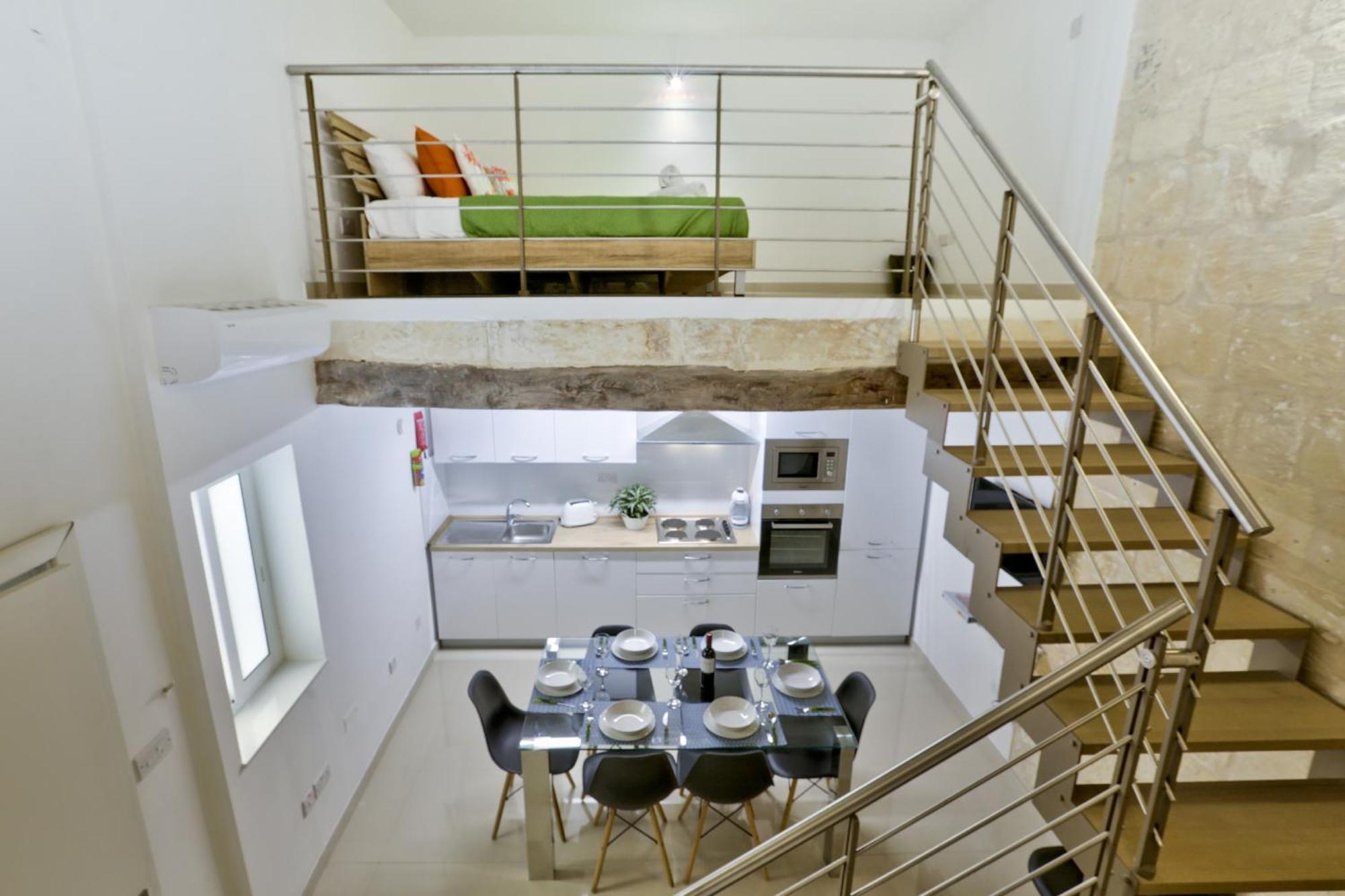 Exquisite 3-Bedroom Duplex Penthouse With Jacuzzi In Valletta Centre 外观 照片