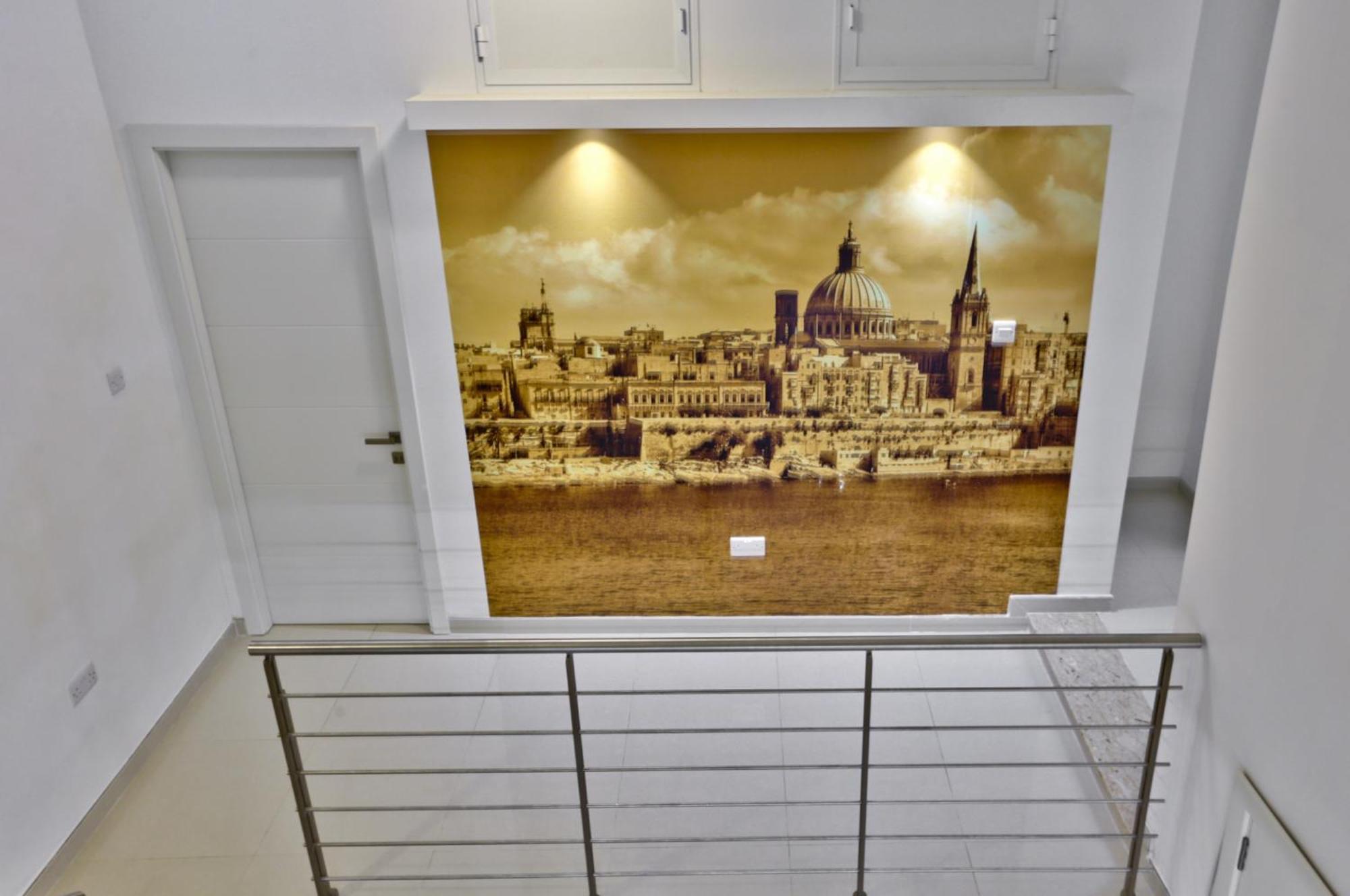 Exquisite 3-Bedroom Duplex Penthouse With Jacuzzi In Valletta Centre 外观 照片